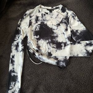Forever 21 Cropped Back-less Tie Dye Top with Long Sleeves - Sz M